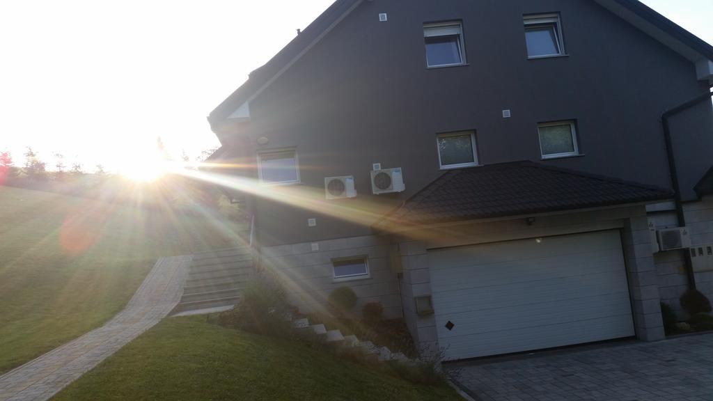 Apartmani Sanja คราพินสเก ทอปลิตเซ ภายนอก รูปภาพ