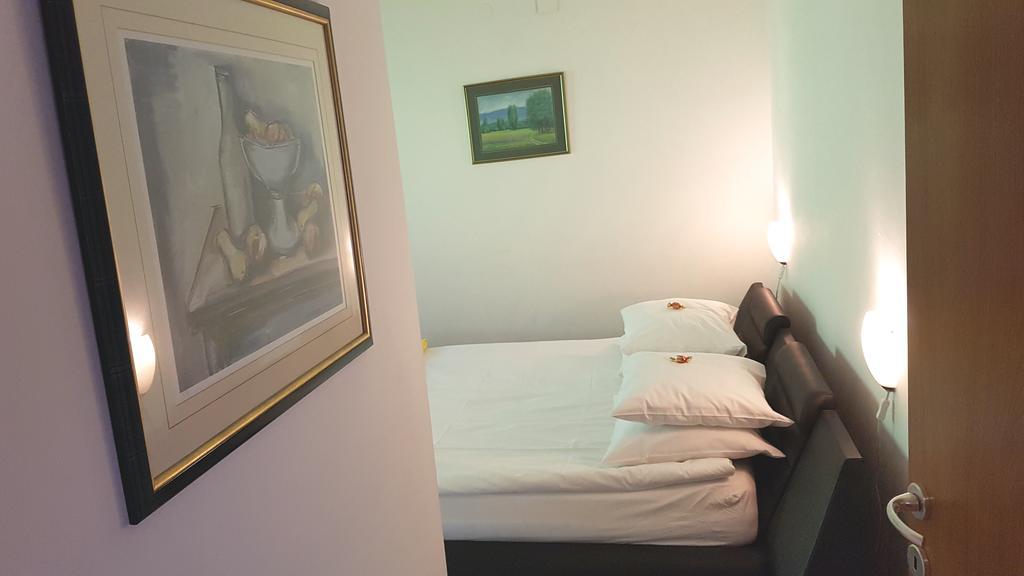 Apartmani Sanja คราพินสเก ทอปลิตเซ ภายนอก รูปภาพ